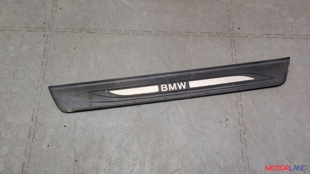 Пластиковая накладка на порог передний левый BMW 5 F10 2011 цена20$