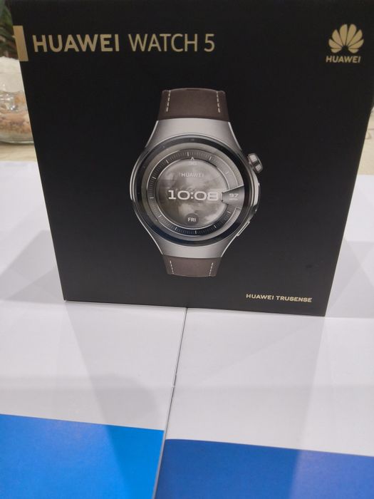 Продавам Huawei Watch 5 LTE 46mm и подарък слушаки