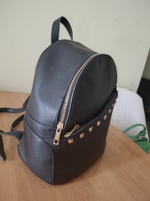 Rucsac negru in stare perfecta