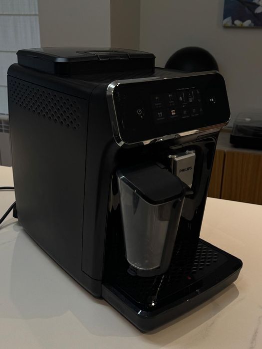 Автоматична кафемашина Philips Series 2300 LatteGo EP2334/10