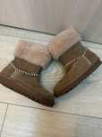 Cizme imblanite din piele intoarsa Clarks marimea 28