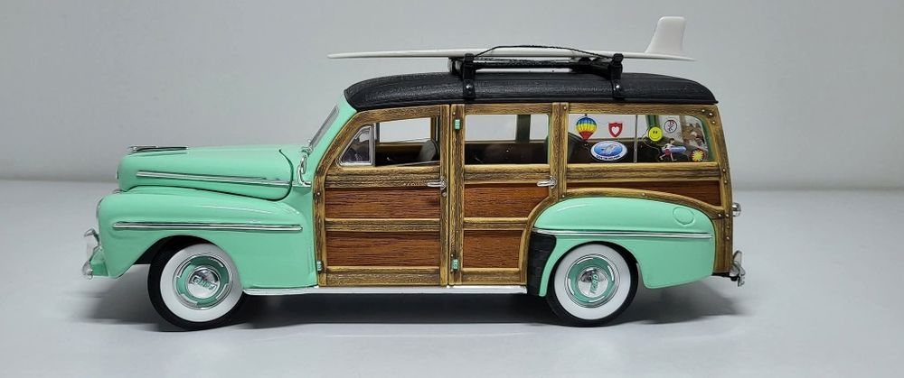 Machetă Ford Woody 1/18 Signature