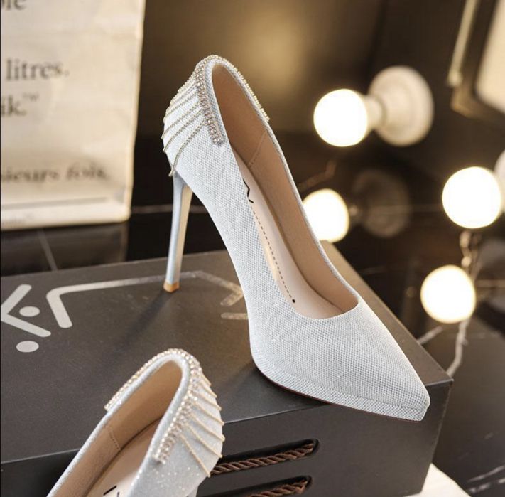 Продаю новую обувь