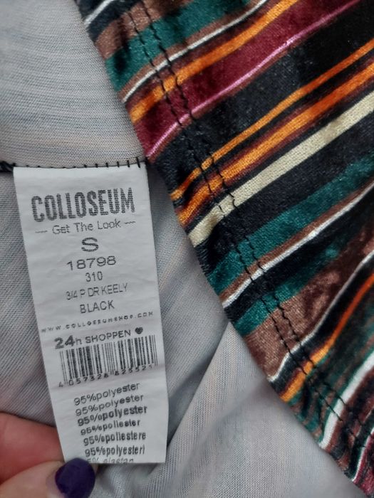 Perdea catifea dungi pe verticală