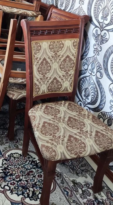 ПРОДАЁТСЯ стол и стулья 18шт.