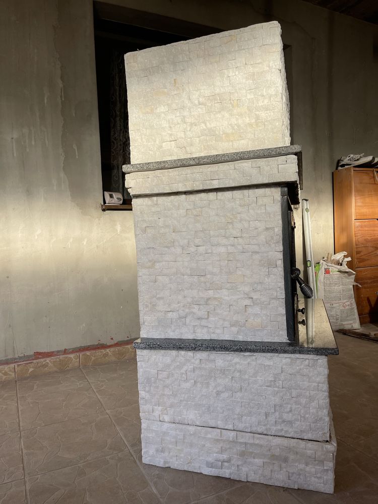 Semineu mobil cu 3 fumuri interioare, placat cu piatra naturala+granit
