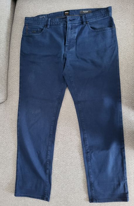 Vand pantaloni hugo boss