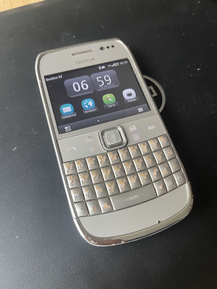 Nokia E6 с сенсорным экраном