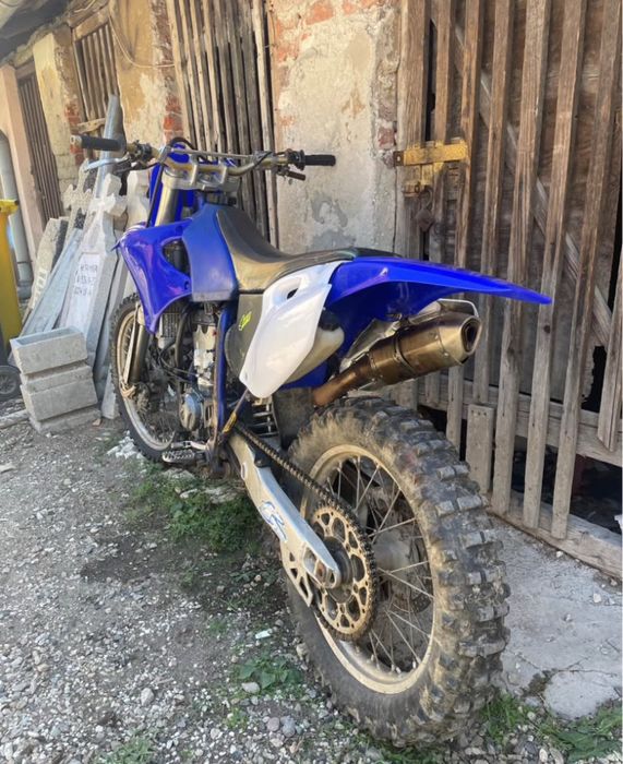 Vând yamaha 426 sau schimb cu cross 250 se oferă dif unde e cazul