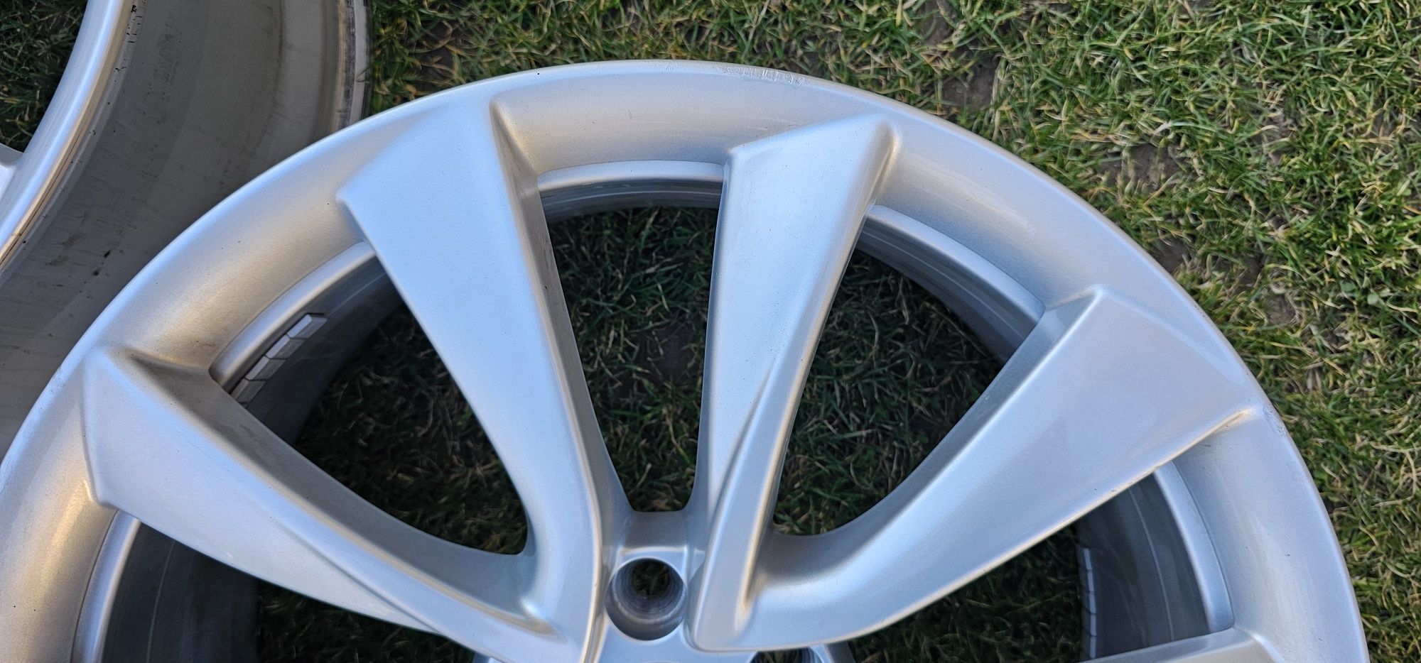 Оригинални 20" SPORT Джанти за Tesla Model 3 и Tesla Model Y