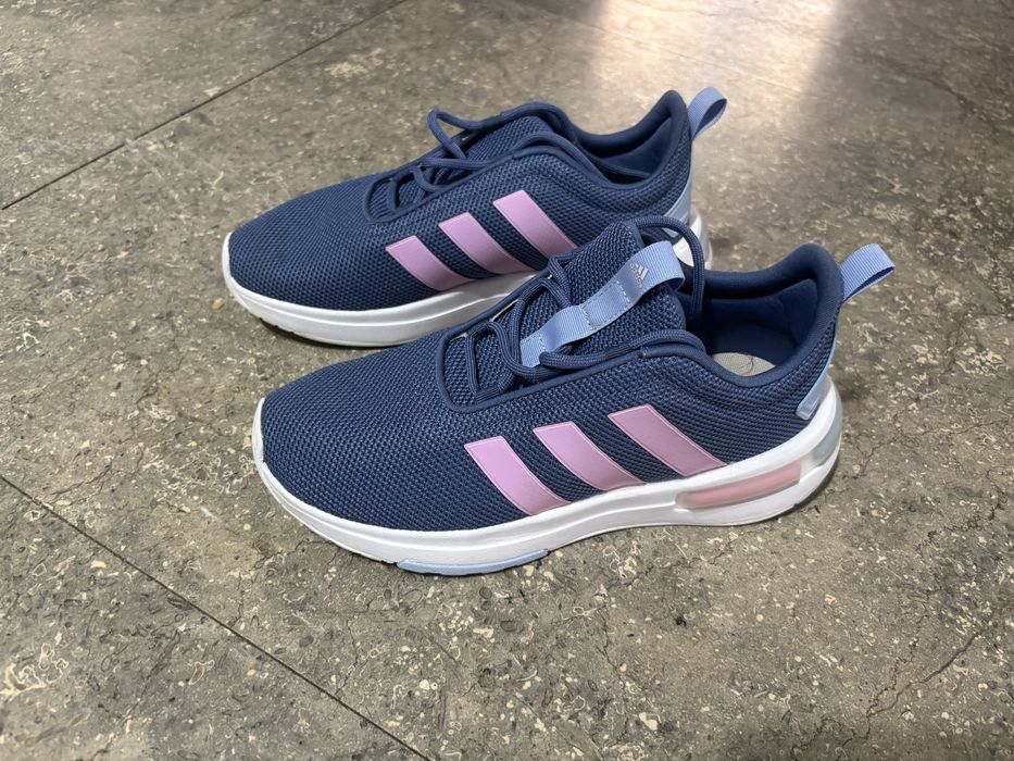 Adidasi sport