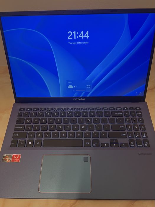 Asus Vivobook 15 (Ryzen 5 3500U Vega 8; 512 GB SSD; 8GB RAM)