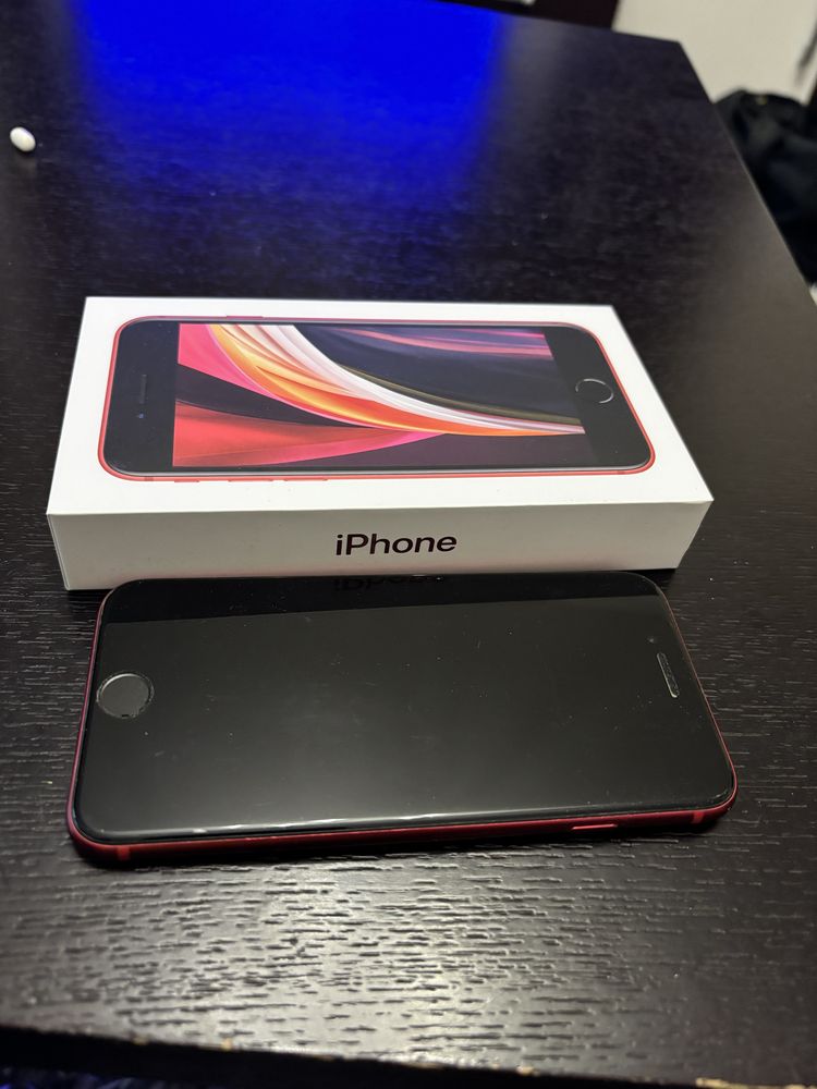 Iphone se2 product red