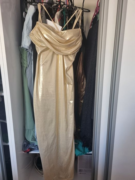Чисто нови златни BSB рокли с етикети