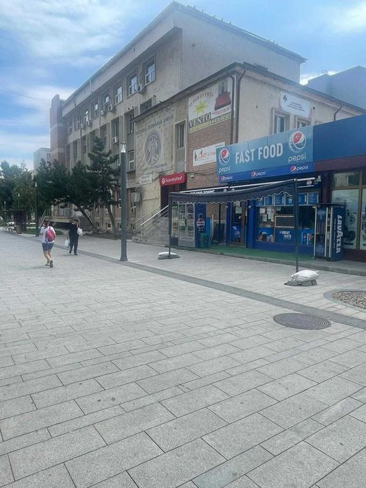 Inchiriez spatiu comercial