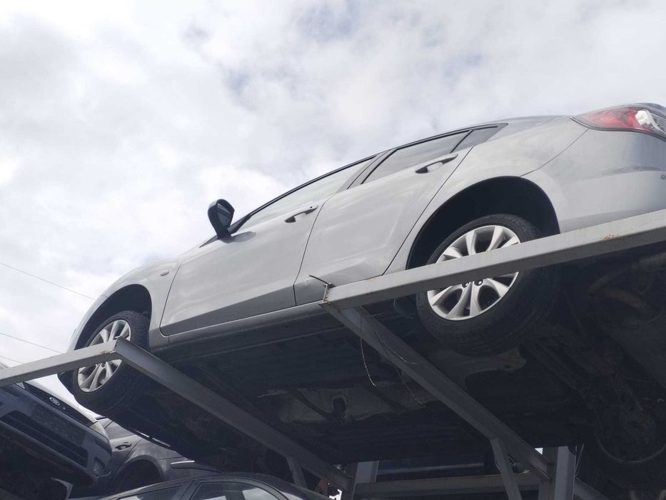 Dezmembrez Mazda 3
