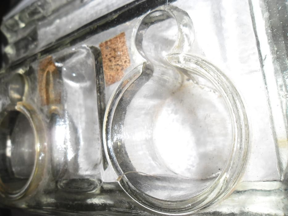 стара стъклена мастилница