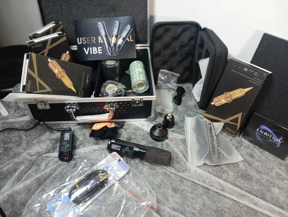 Super Kit Ambition Vibe, aparat de tatuat, 2 baterii, 80 cartuse.. etc