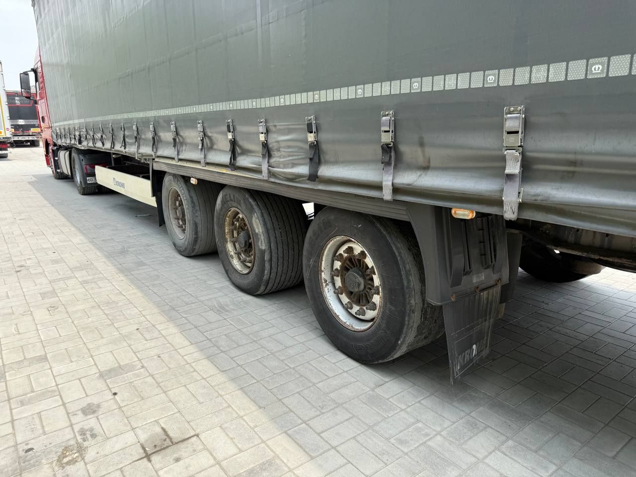 MAN TGX EURO 6+ KRONE  прицеп сотилади