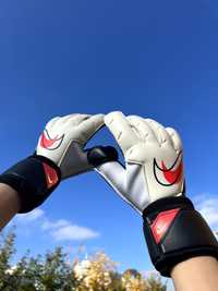 Вратарские перчатки Nike Goalkeeper Vapor Grip3 в Алматы