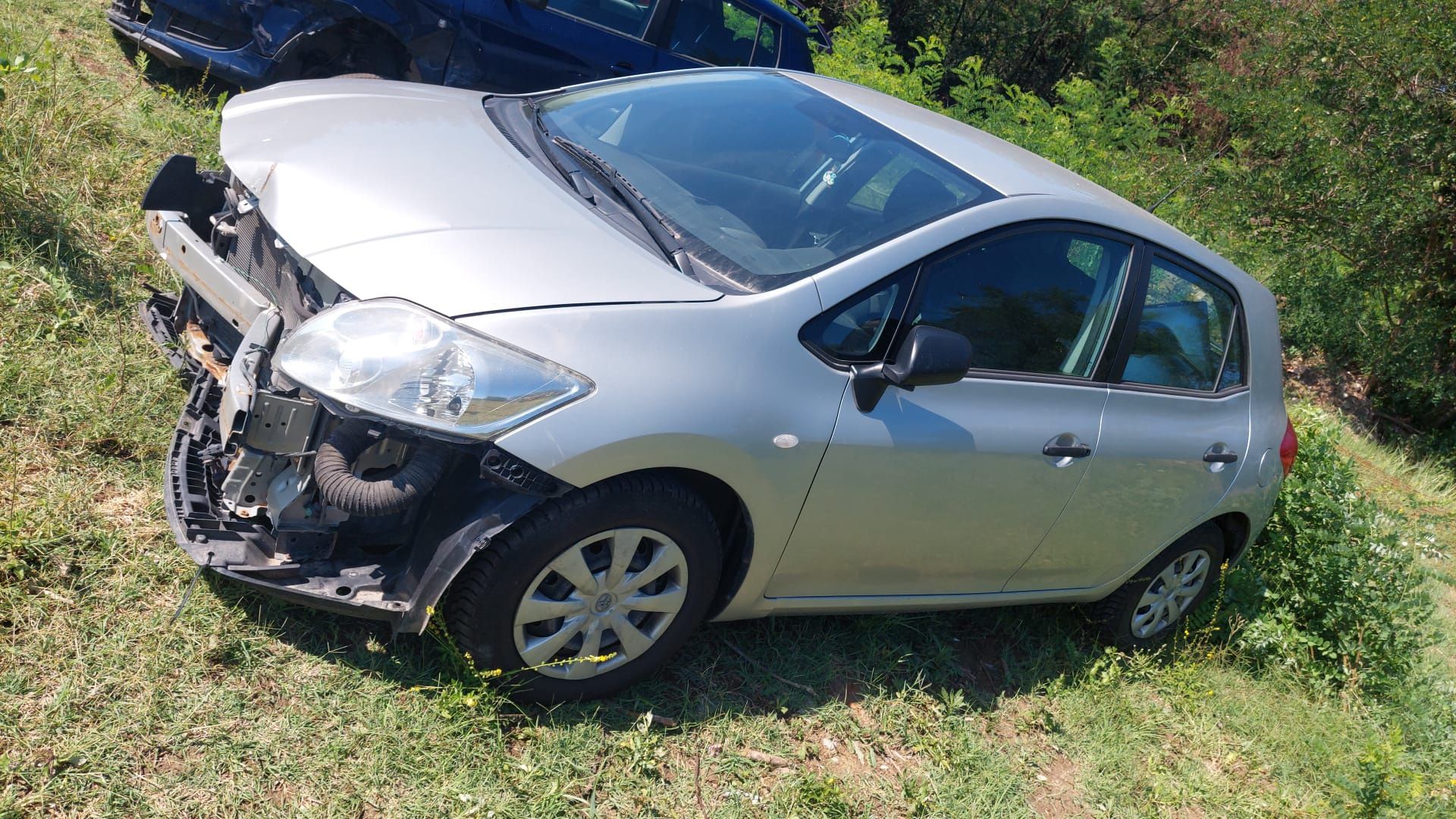 Dezmembrez Toyota Auris 1.4i cod motor 4zz-fe