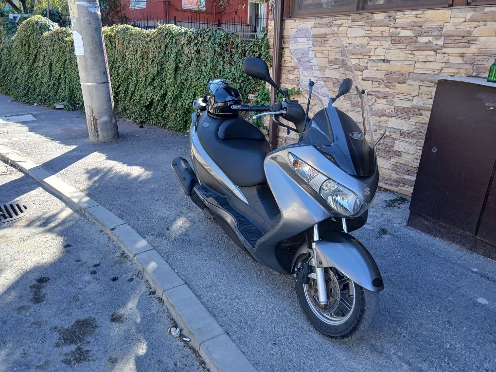 Suzuki burgman 200