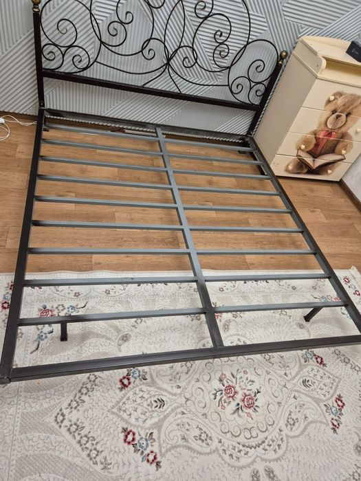 Кровать  железная кованная  евро размер 180×200