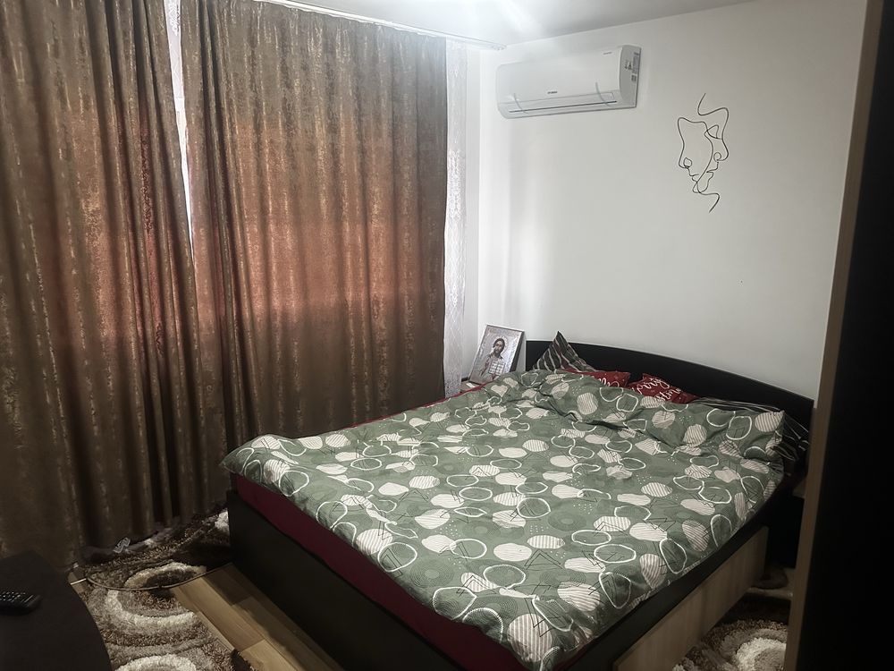 Vand apartament in Oravita