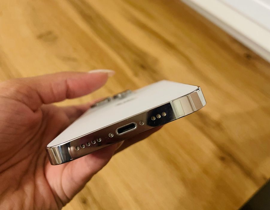 iPhone 14 Pro бял