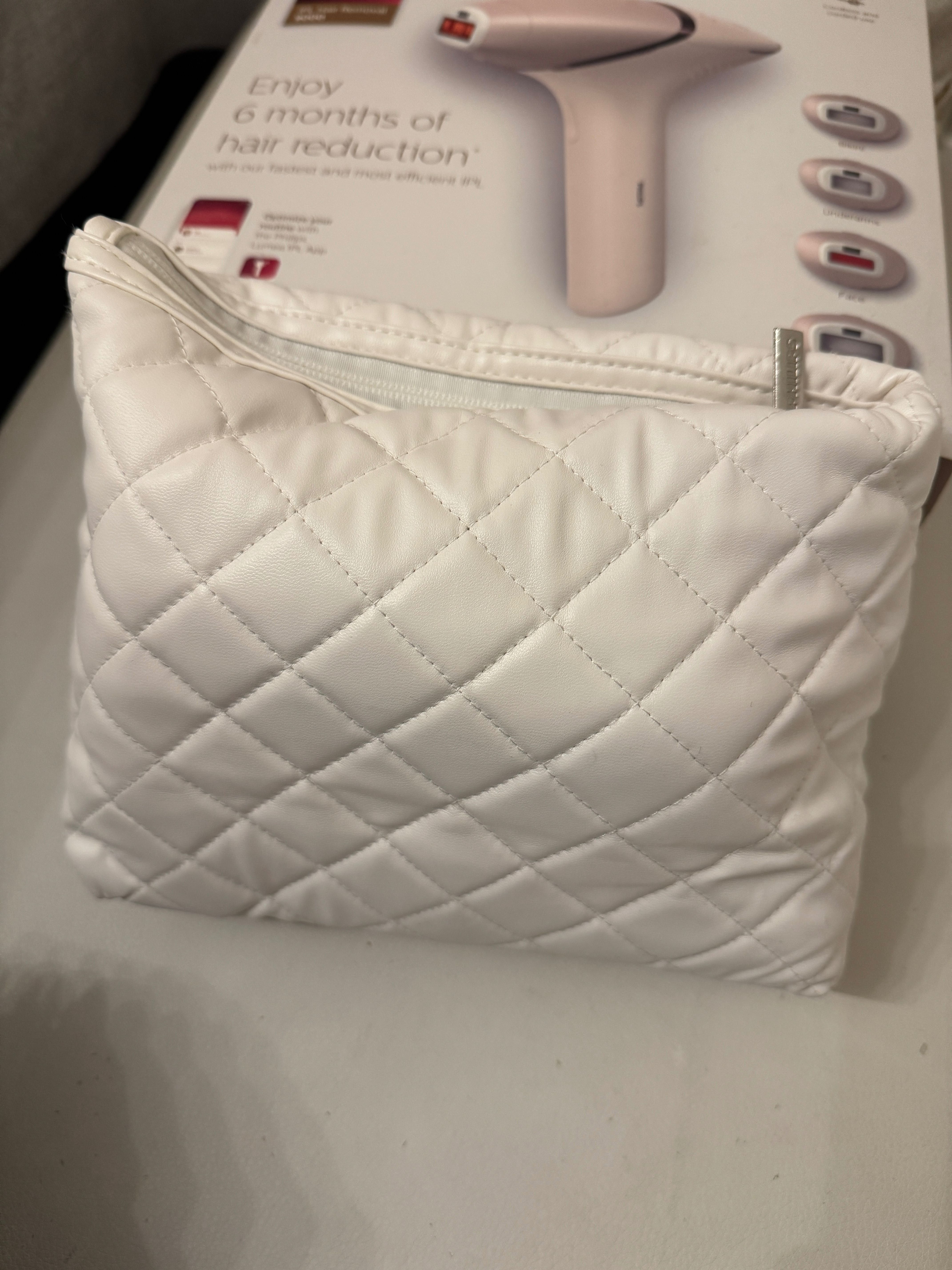 Фотоепилатор Philips Lumea