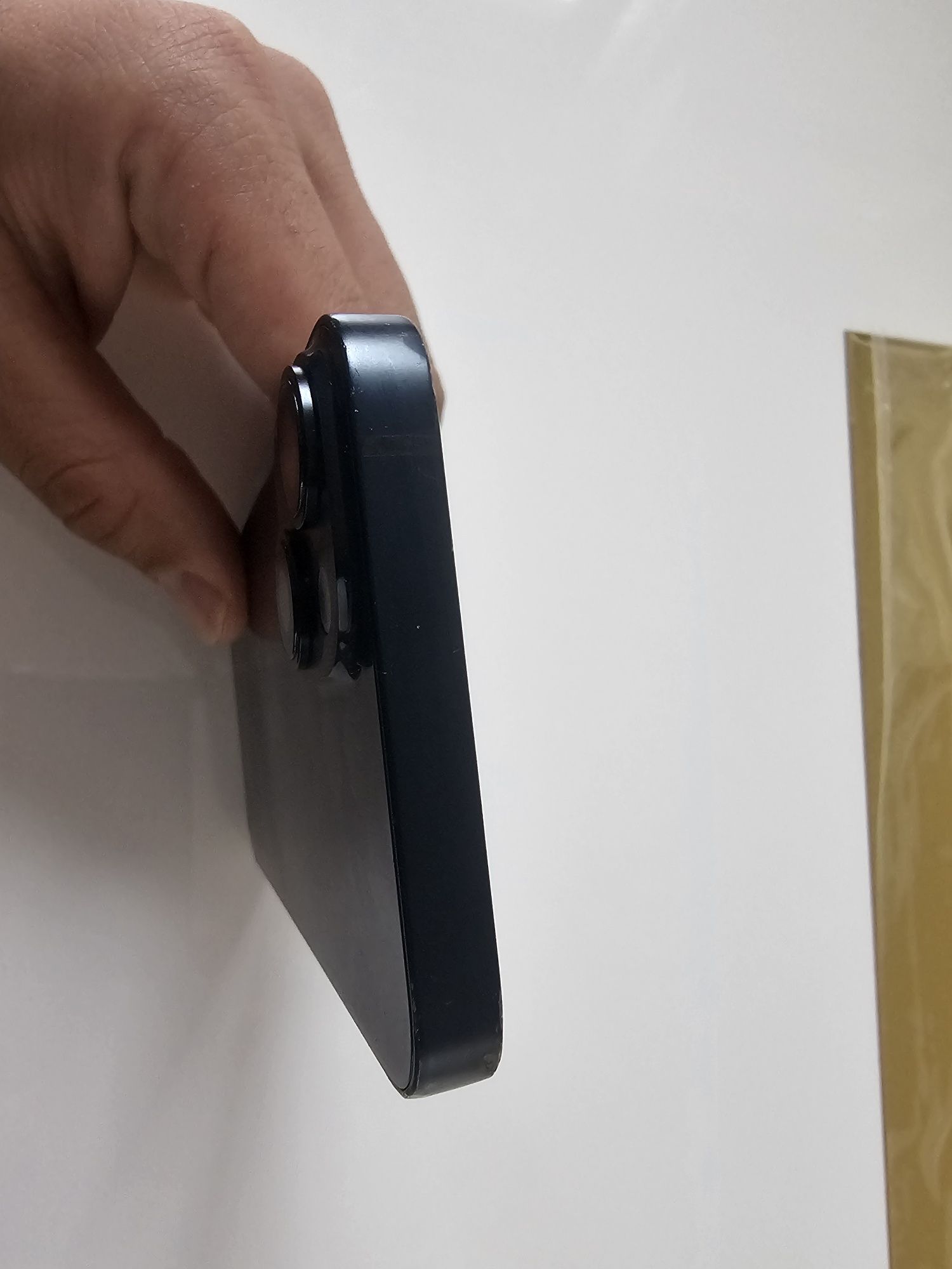 IPhone 14 в много добро състояние