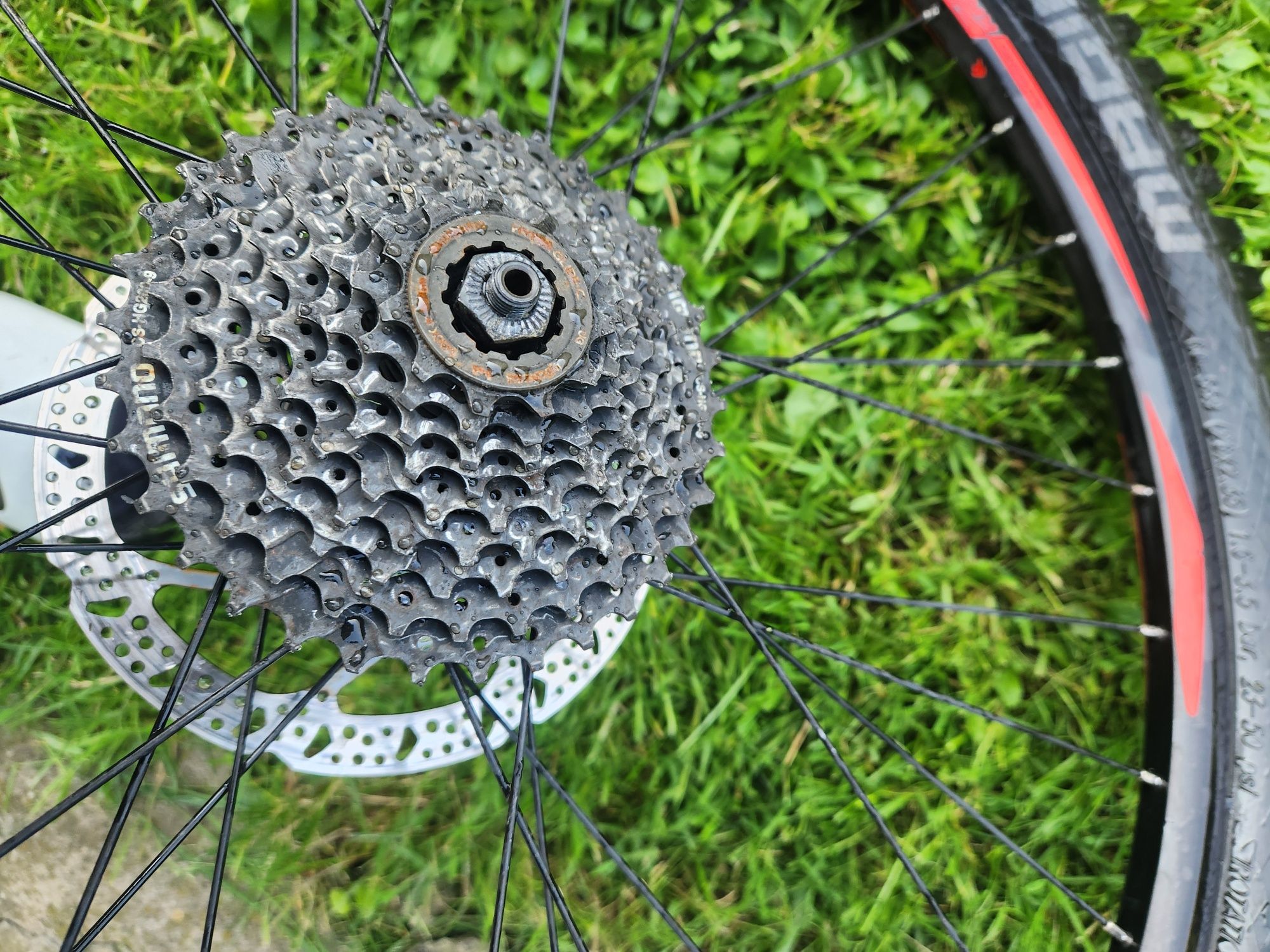 Vând roti de bicicleta