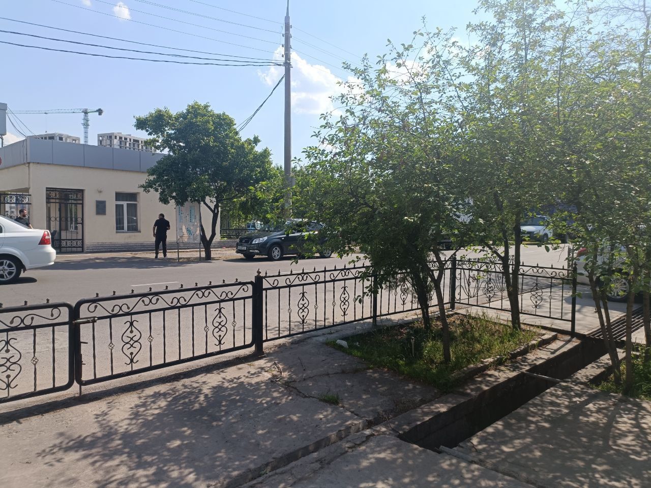 Гаи Мирабад 4,3 сотки вдоль дороги ,под любой бизнес