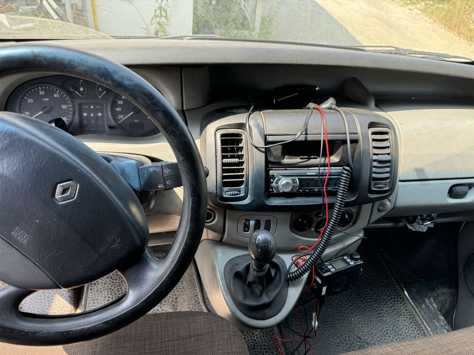 Renault Trafic 6 locuri + spatiu marfa