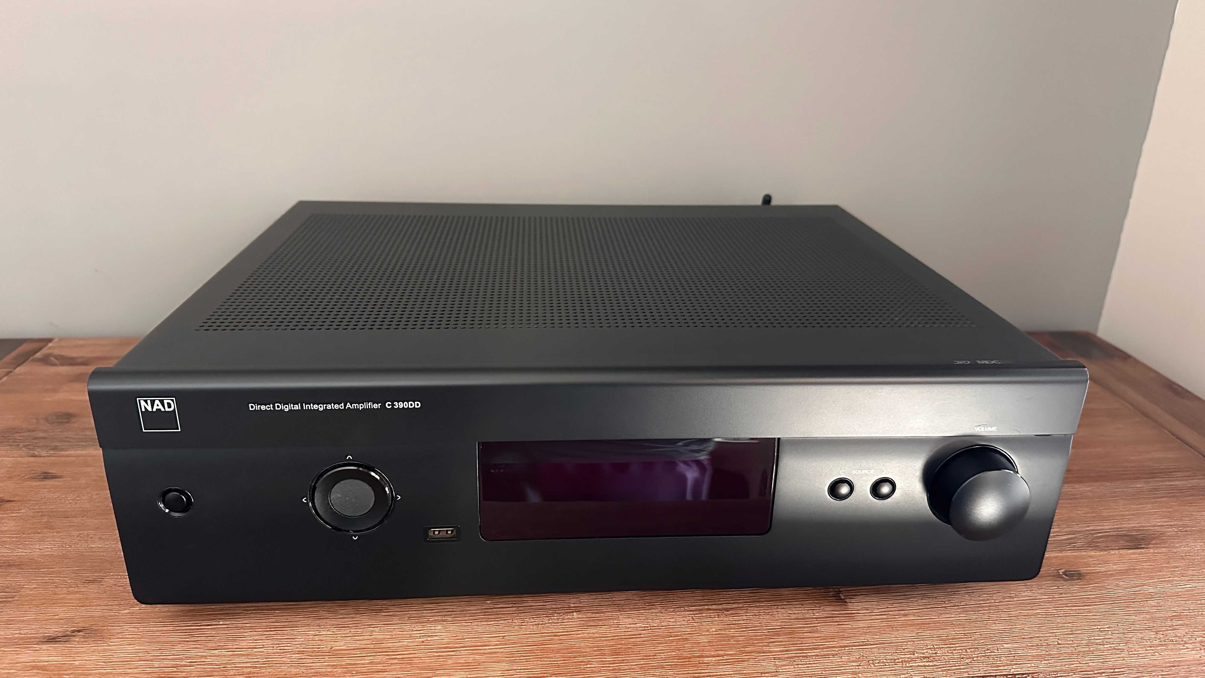 Amplificator Integrat NAD C390DD
