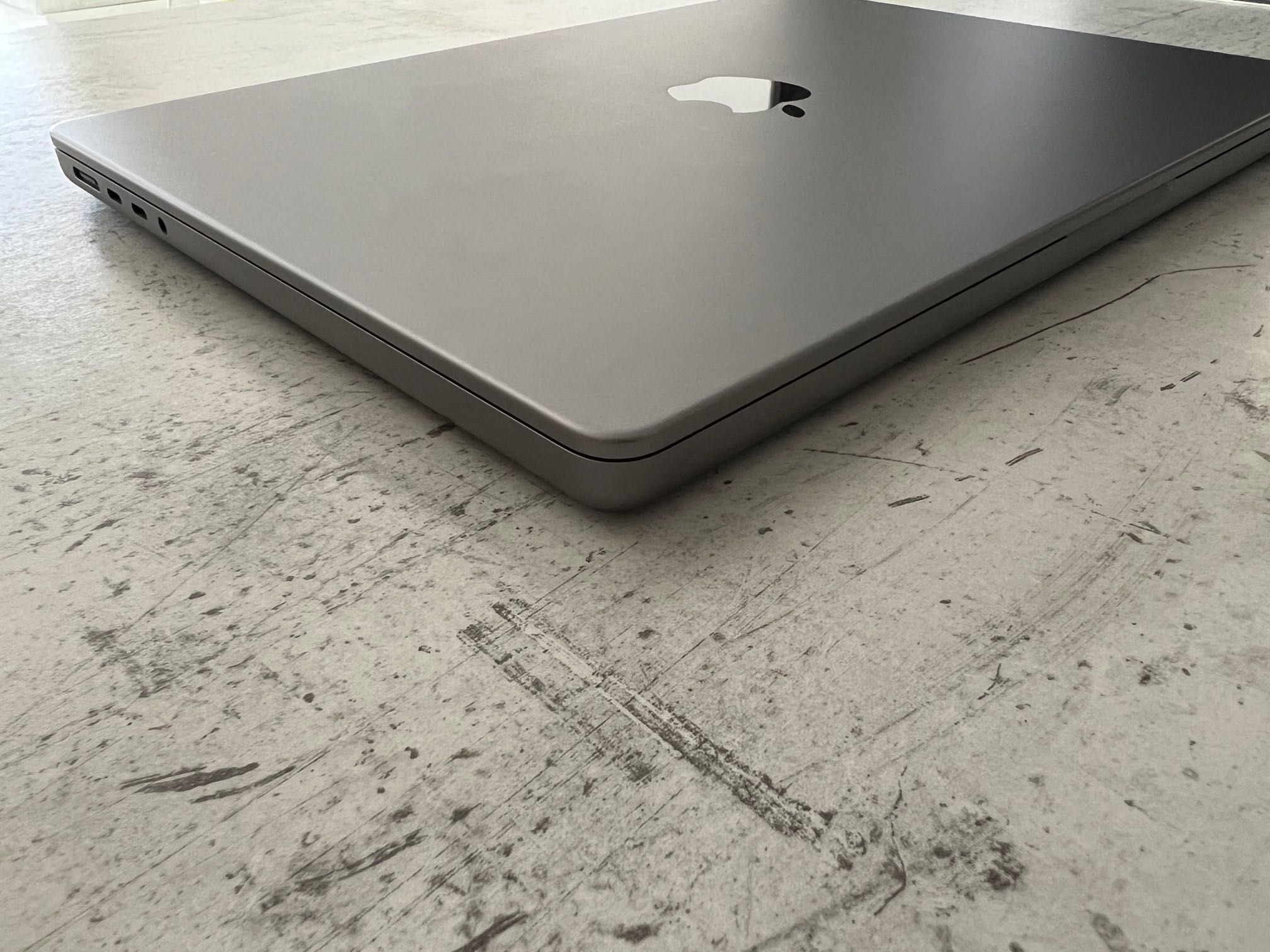 MacBook Pro 14" M1 PRO 8-CPU, 14-GPU, 16RAM, 512SSD