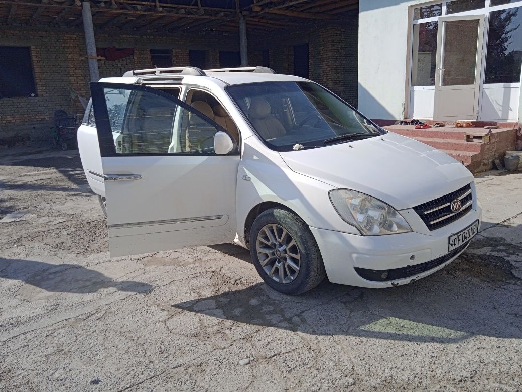KIA Carnival 2007   sotiladi.