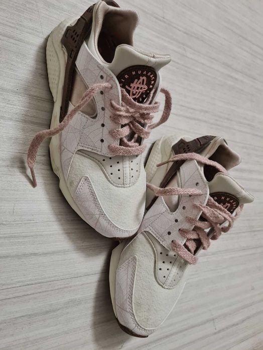 Nike Huarache, marimea 38, purtati o data