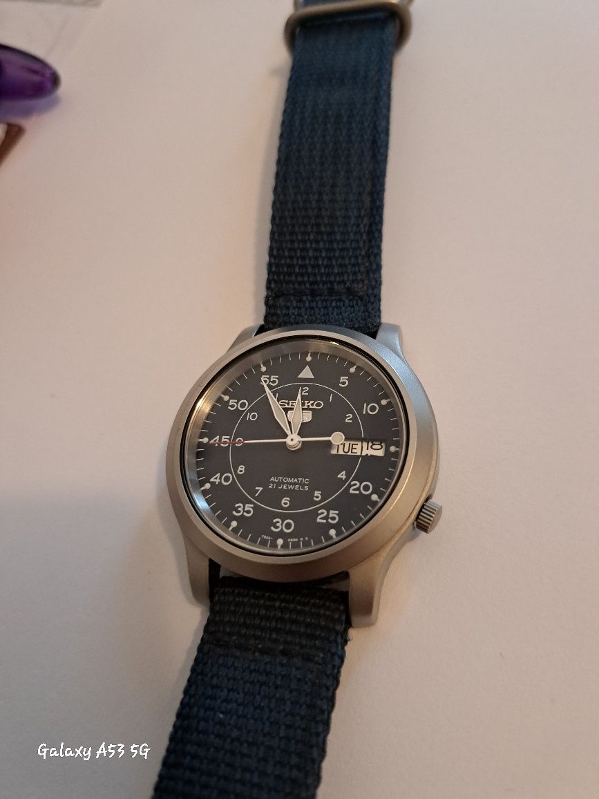 Vând ceas automatic Seiko SNK 809 perfect funcțional.