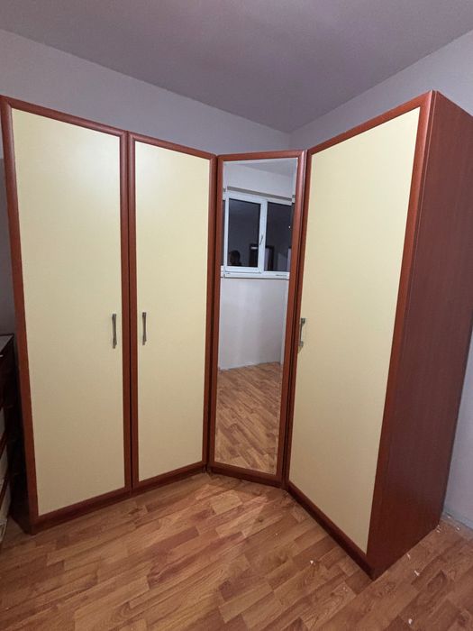 Гардероб за спалня