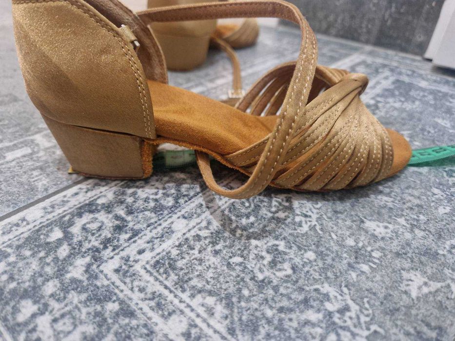 Детски обувки за спортни танци номер 32, момиче