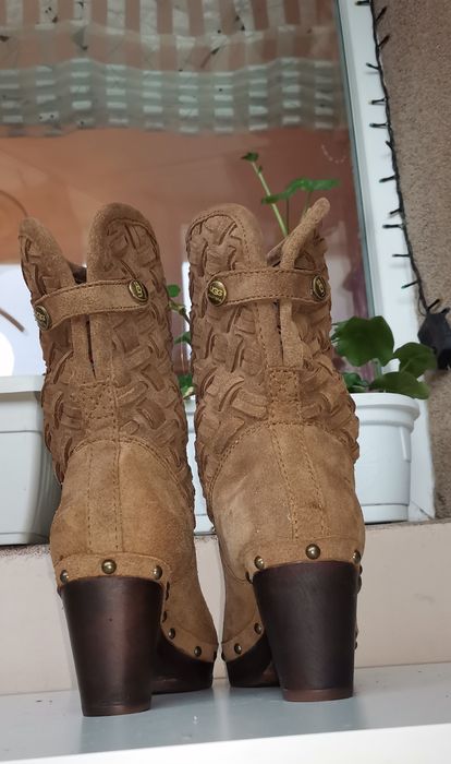 Елегантни ботуши UGG Australia 36 н.