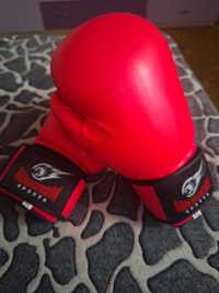Боксови ръкавици
