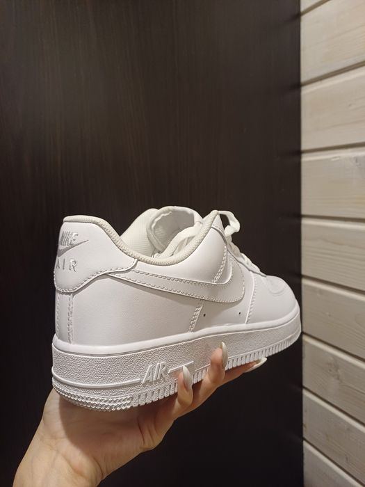 ЧИСТО НОВИ! Nike Air Force 1 07