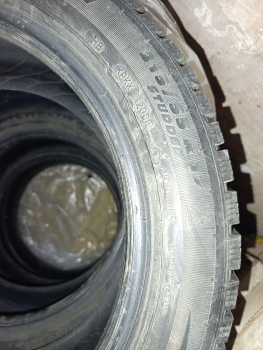 Автошины зимние 215/55 17