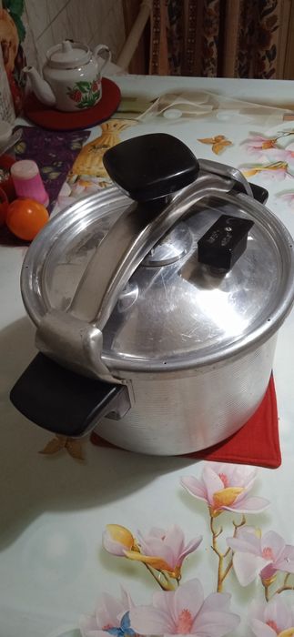 Посуда эмалированная Новая Советская.скороварка