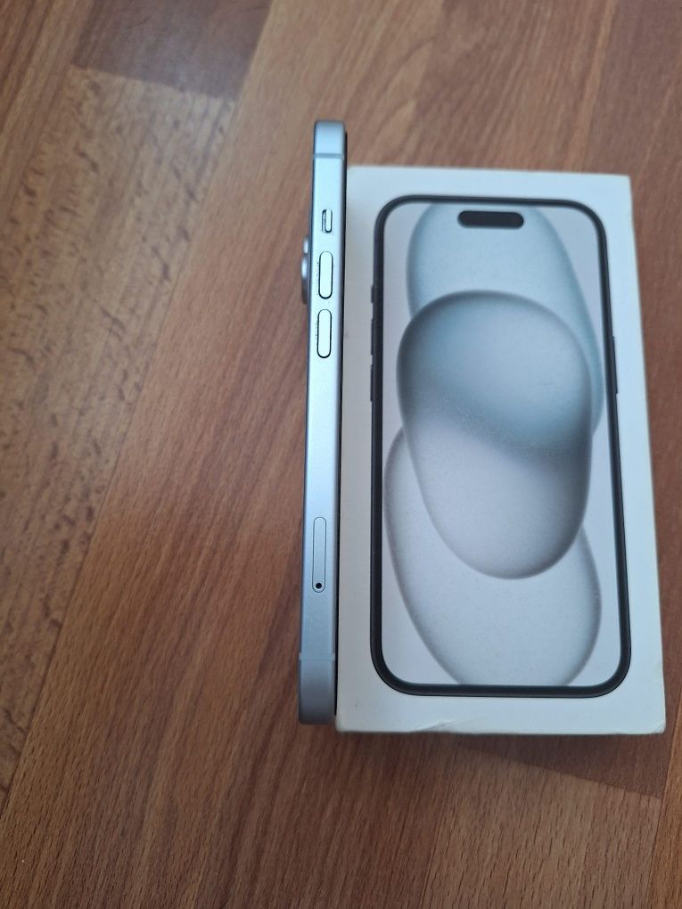 IPhone 15 128 GB Baterie 92%