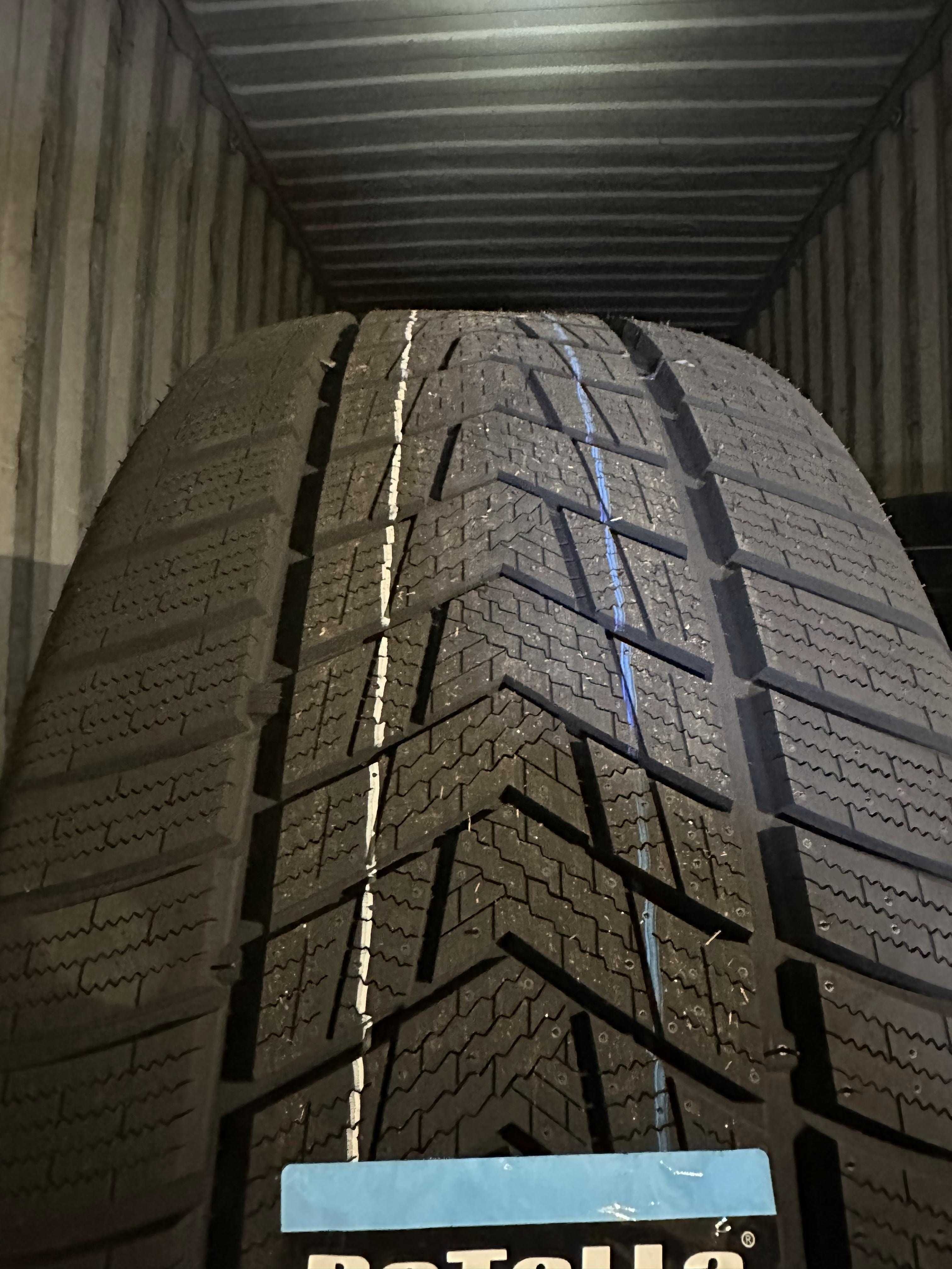 Нови зимни гуми ROTALLA SETULA W RACE S330 275/45R20 110V XL НОВ DOT