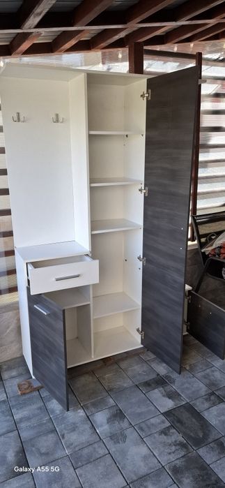 Mobilier living în stare bună