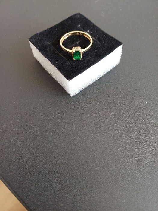 Superb inel de aur de 14 k